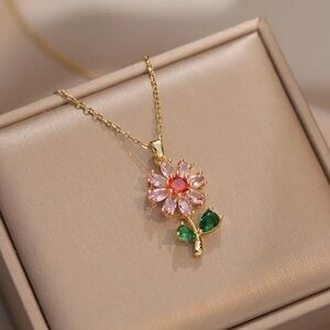 18K Gold Pink Gemstone Flower Necklace With Natural